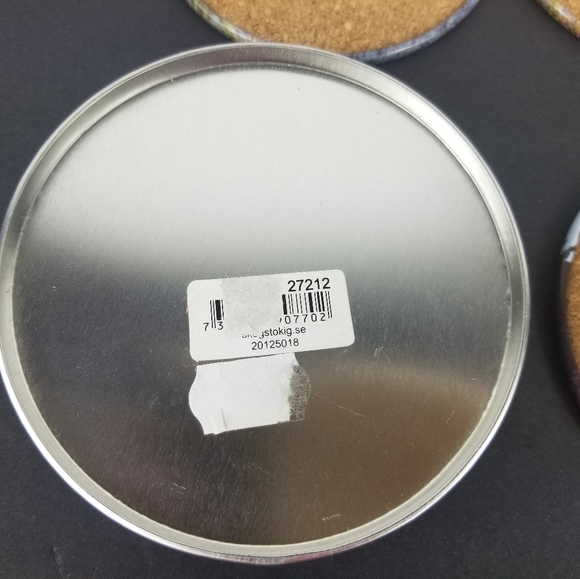 - 4 tin troll coasters Cork bottoms with box - Picture 4 of 6